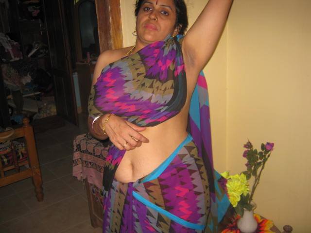 Master reccomend desi aunty saree nude pic images