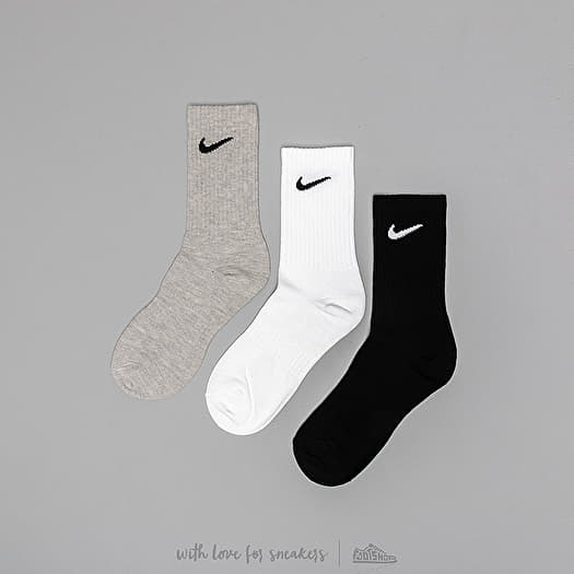 White nike crew socks