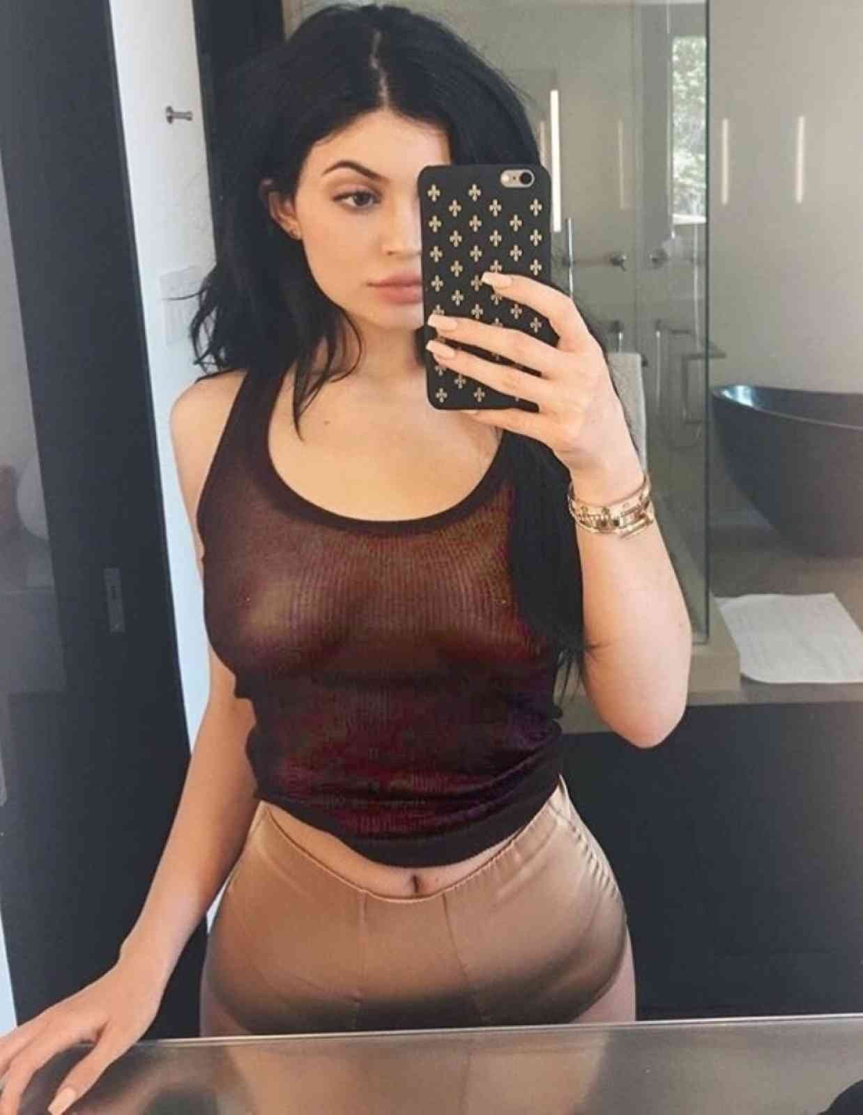 Double reccomend kylie jenner hot