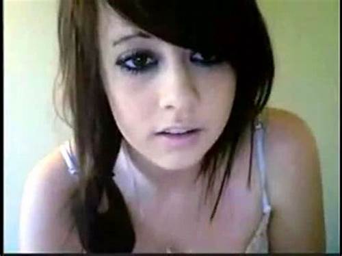 Emo girl masturbates on webcam