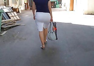 Young Sexy Mom in Tight Jeans Candid.