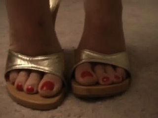Goldfinger reccomend cum shoes heels